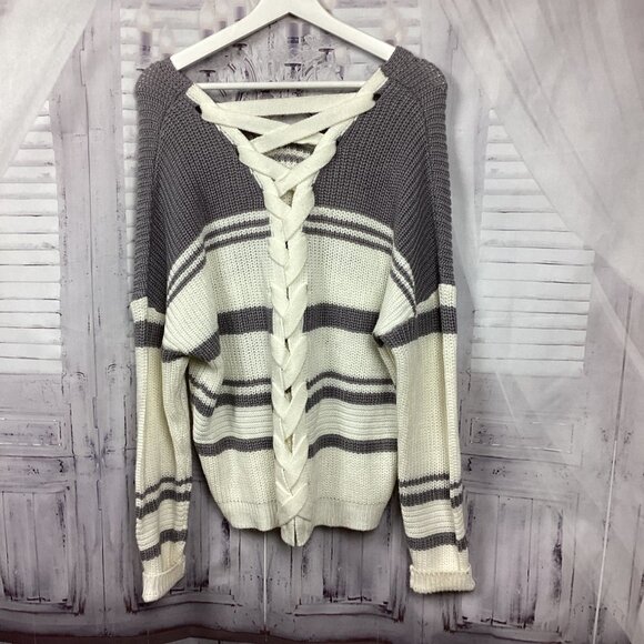 Dereck Heart Sweater Gray Cream Lace Up Back 1X - Picture 5 of 9